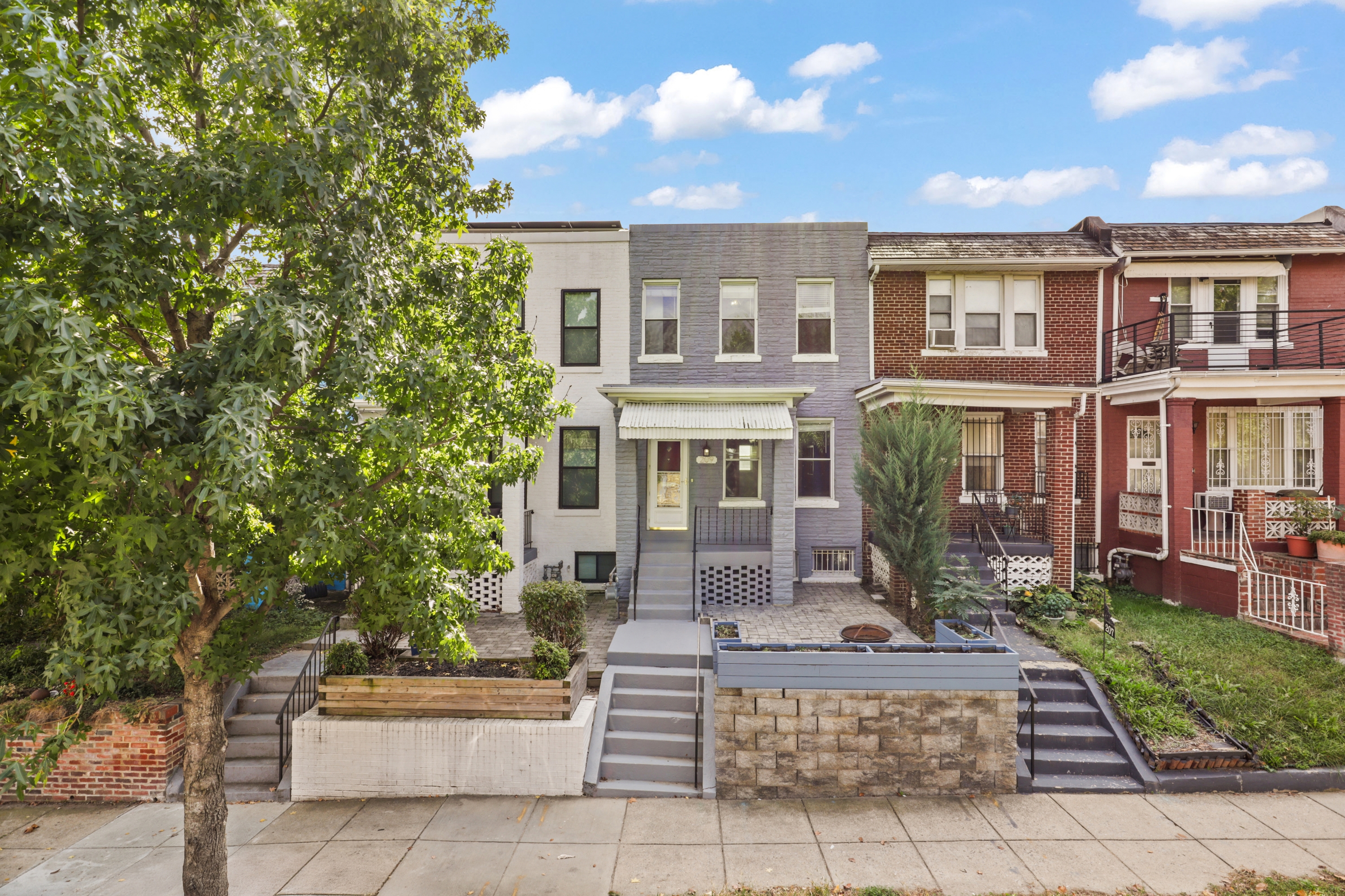 209 Douglas St NE