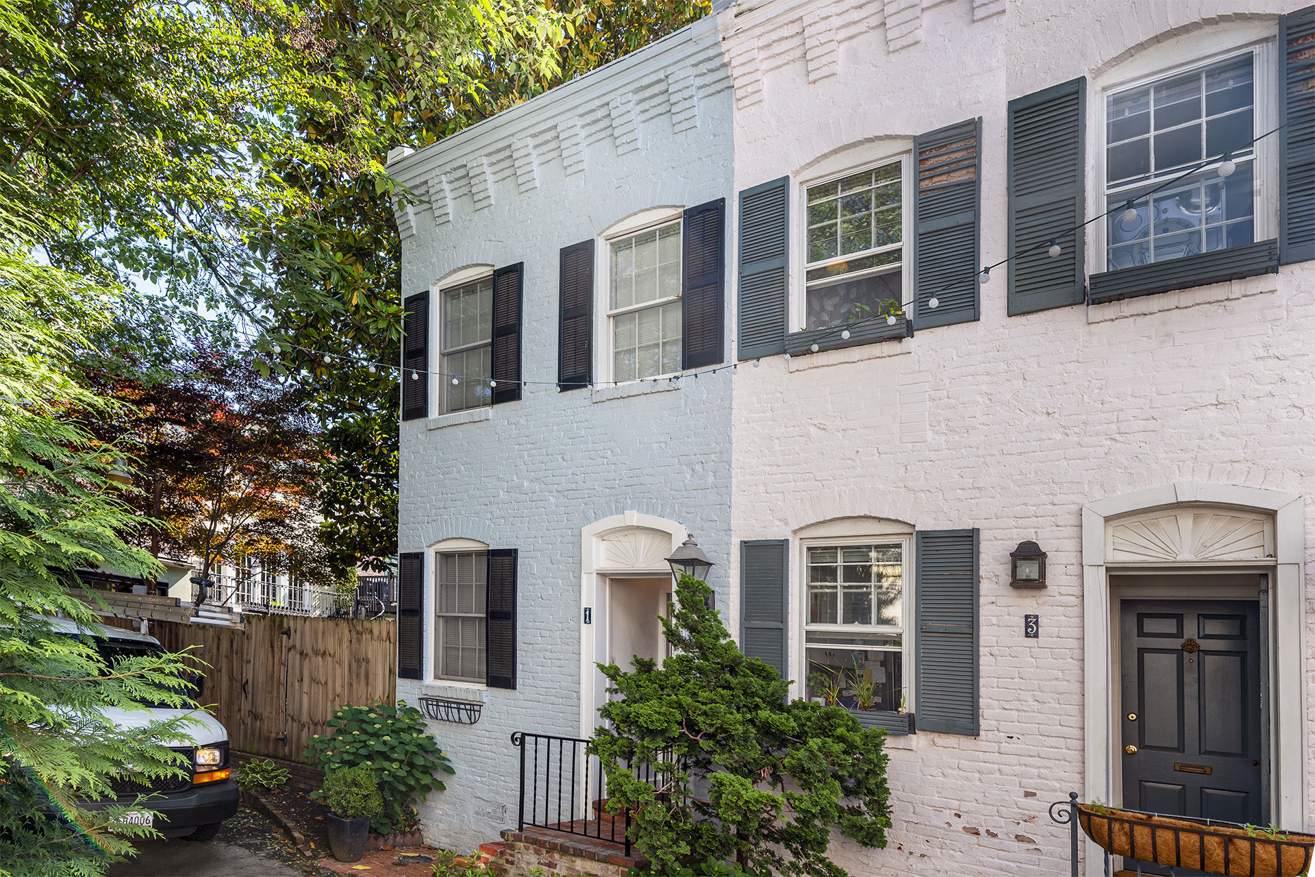 1 Pomander Walk NW