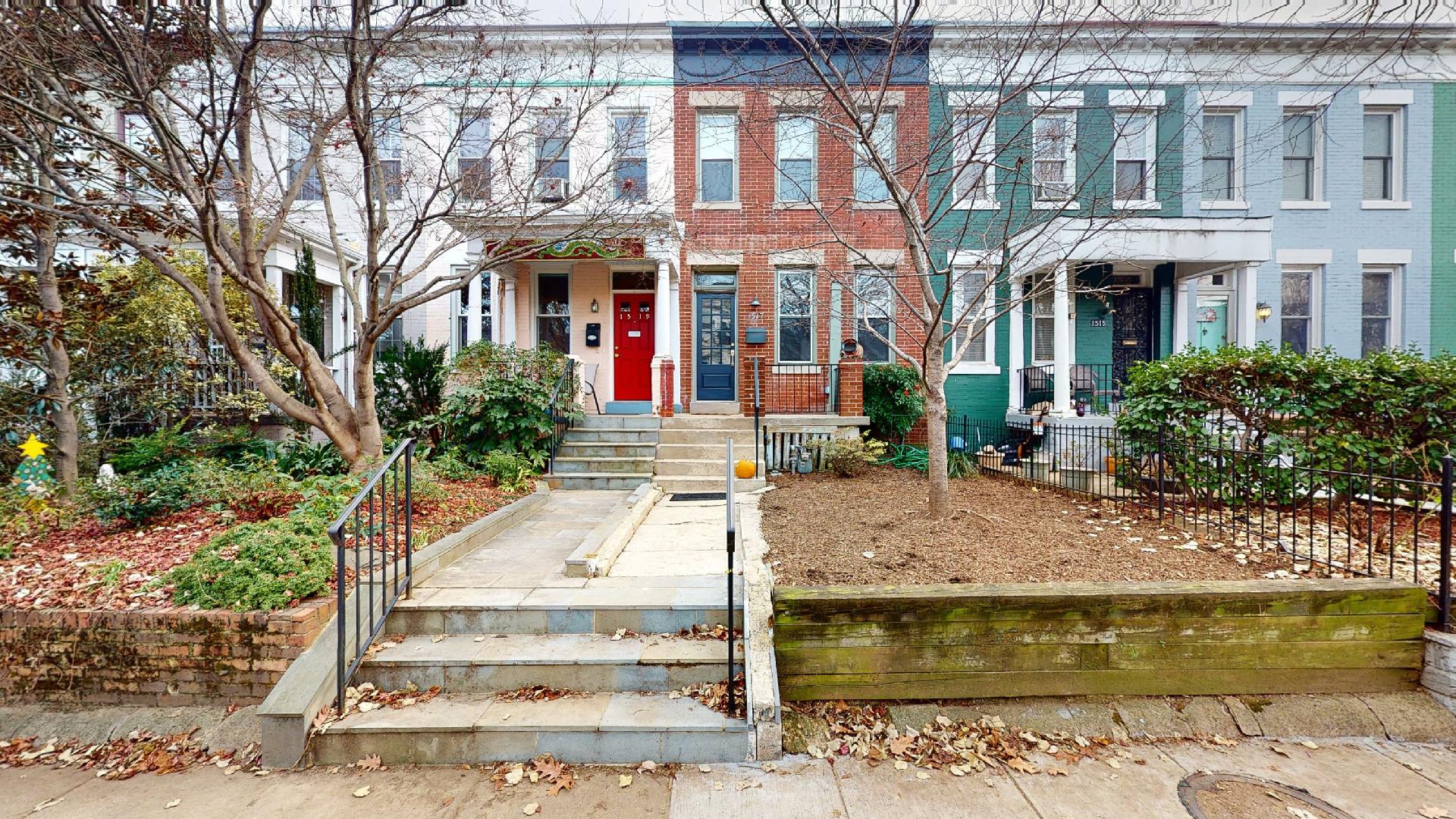1517 D St SE