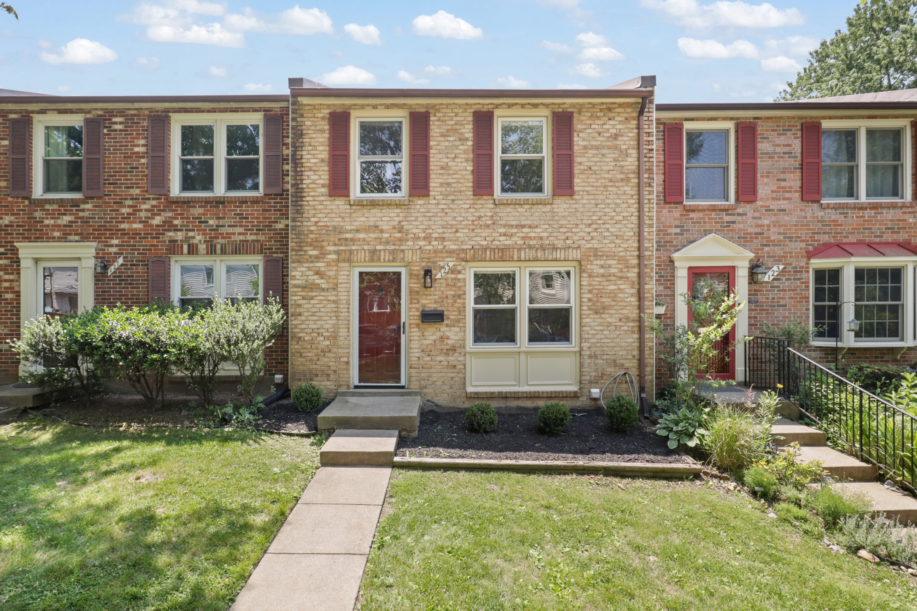 125 W Annandale Rd
