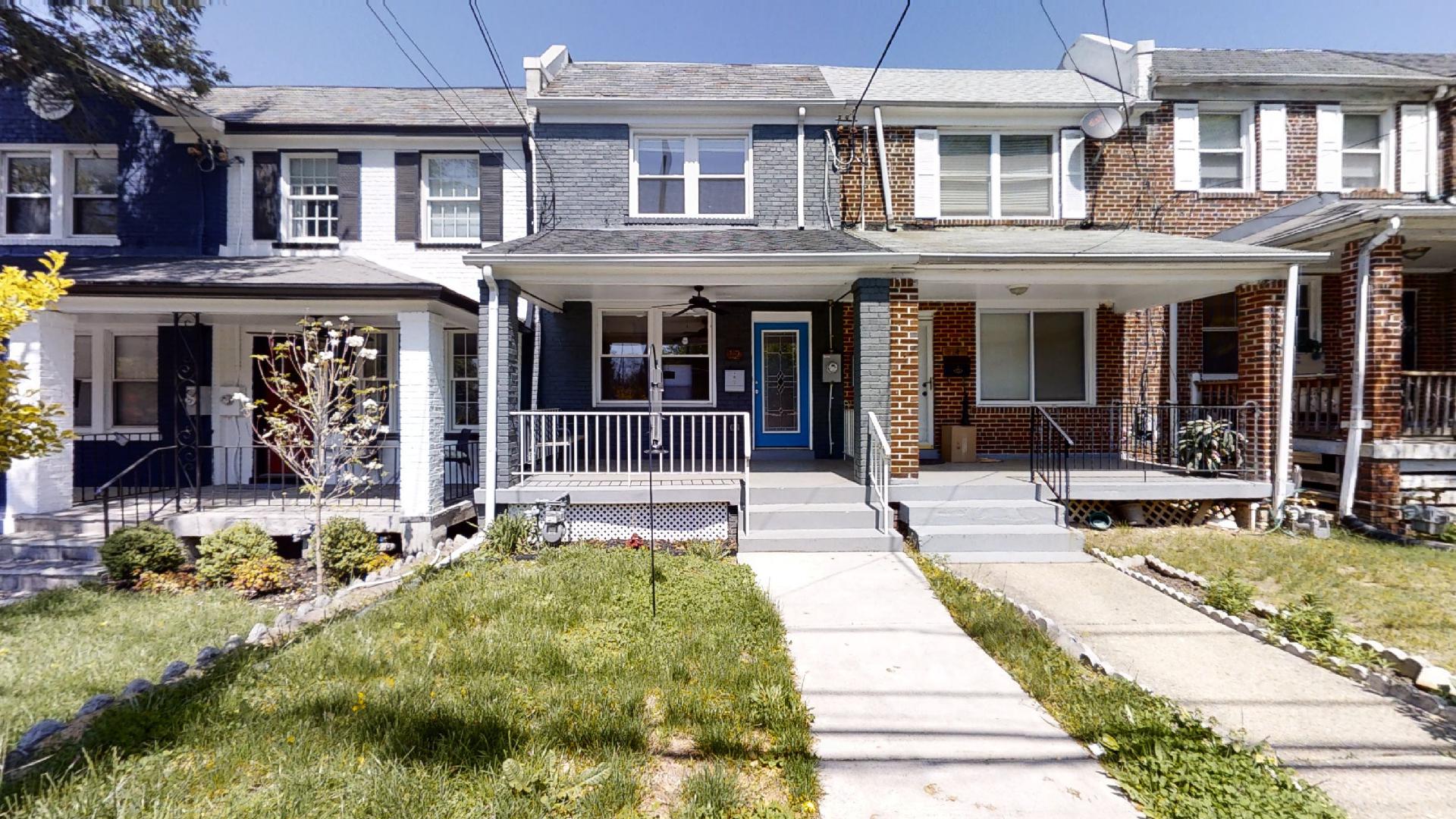 12 Hawaii Ave NE